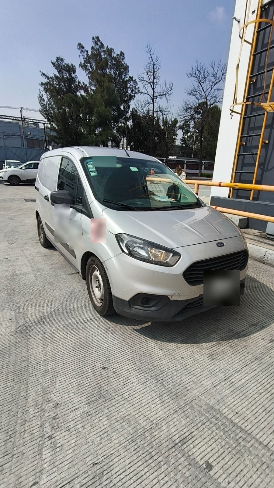 Camioneta Ford Transit Courier 2021