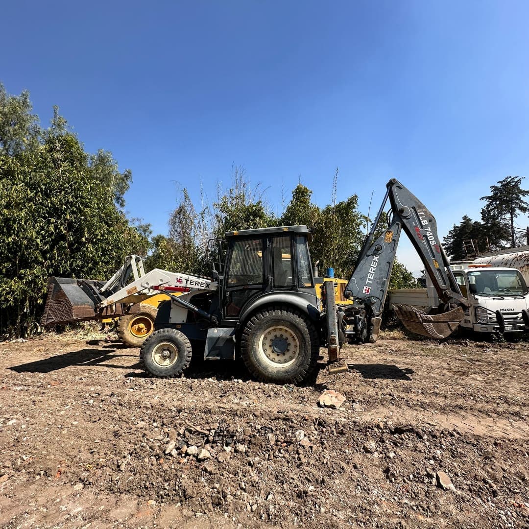 Retroexcavadora Terex TLB 740S 2015