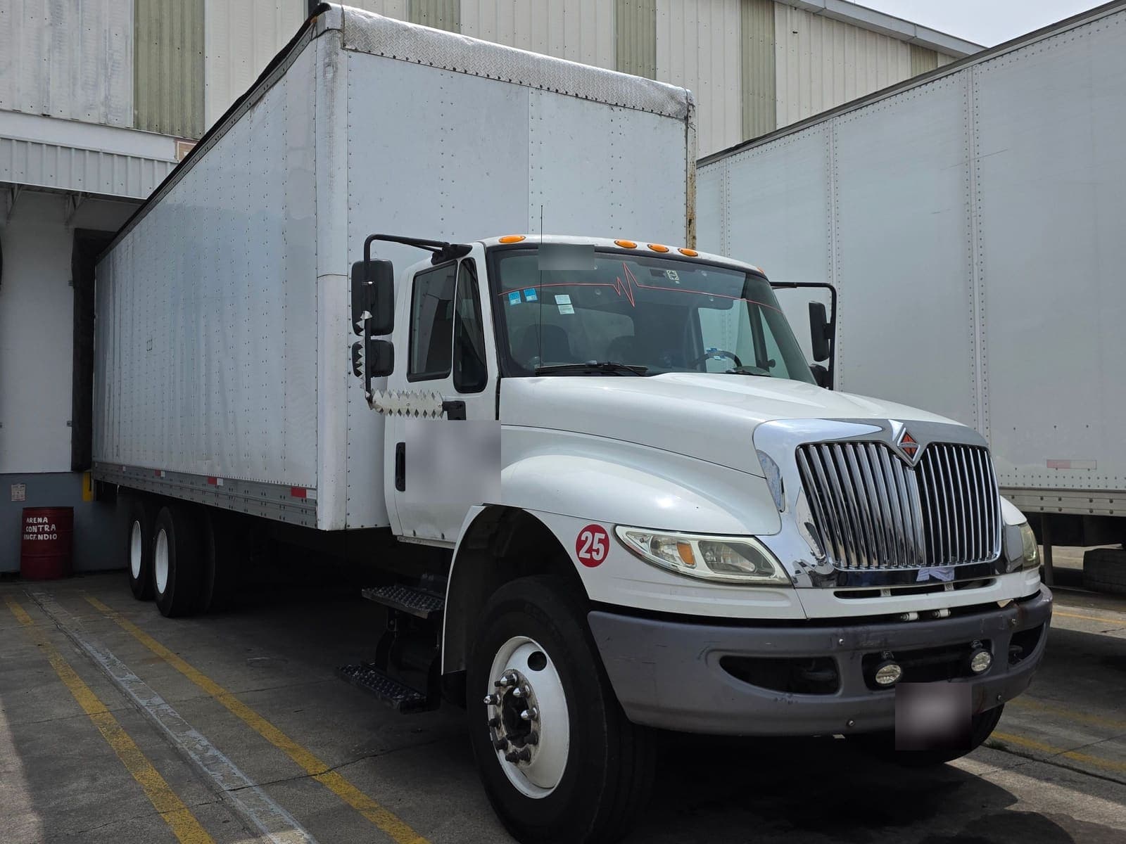Camión Torton International 4400 2019 con Caja Seca
