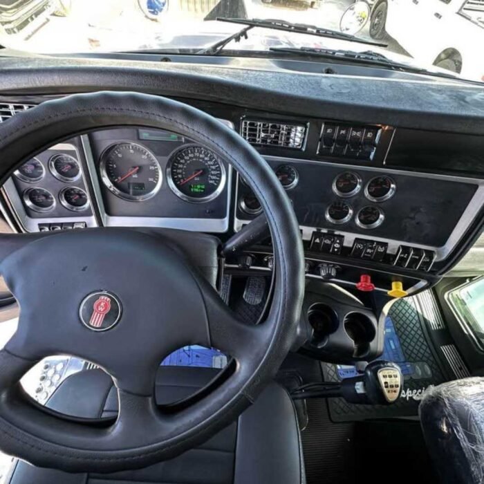 2018 Kenworth T800 - Image 11