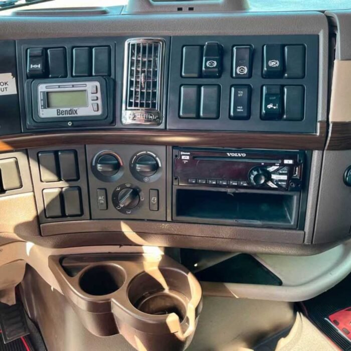 Volvo VNL Panorámico 2019 - Image 12