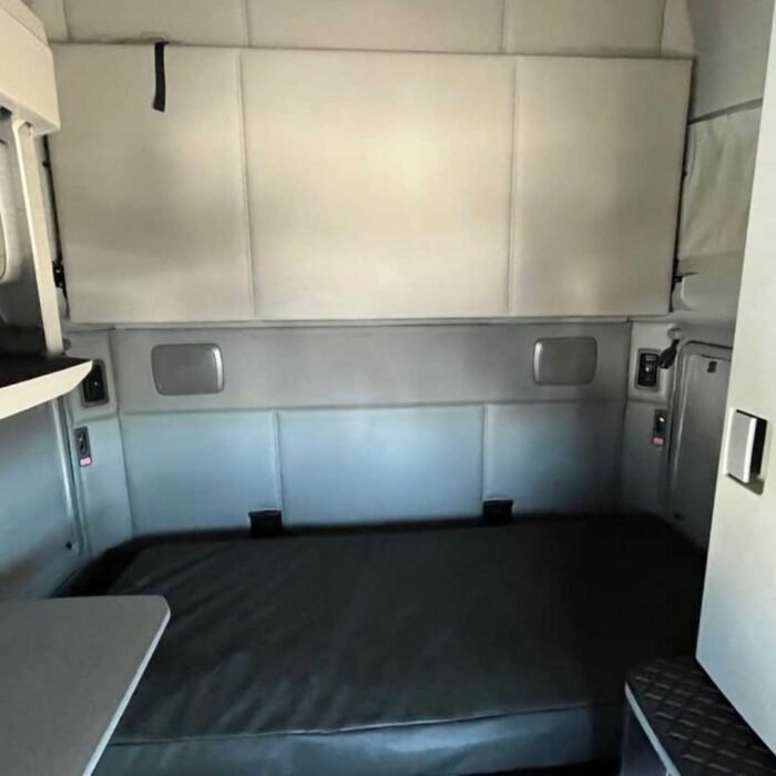 2019 Kenworth T680 - Image 13