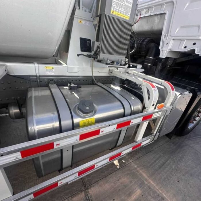 2025 SITRAK g7h 480hp mixer - Image 13