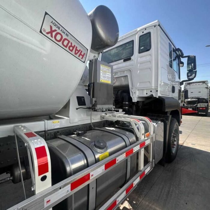 2025 SITRAK g7h 480hp mixer - Image 14