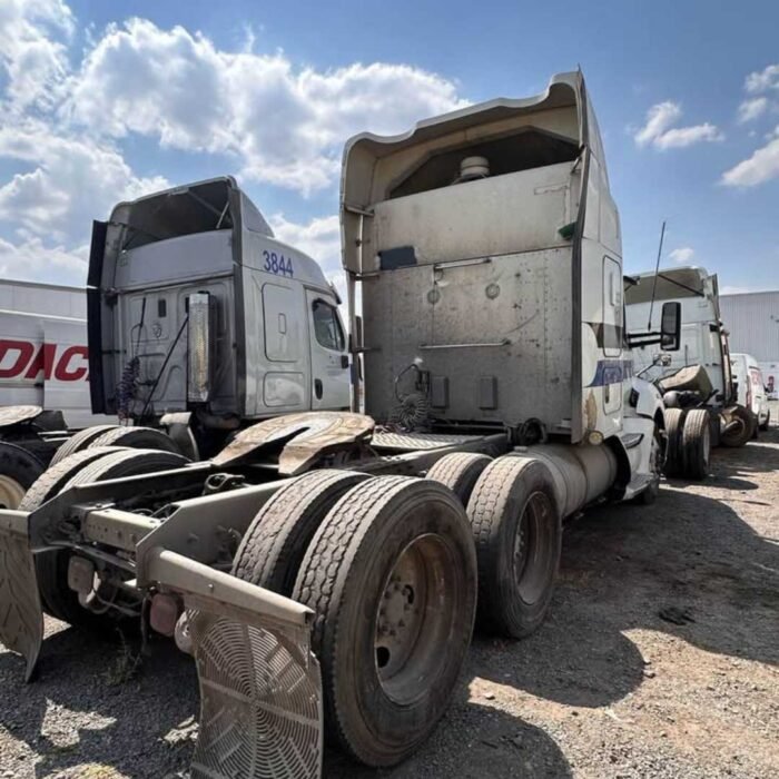 2015 Kenworth nacional fierros grandes T680 - Image 3