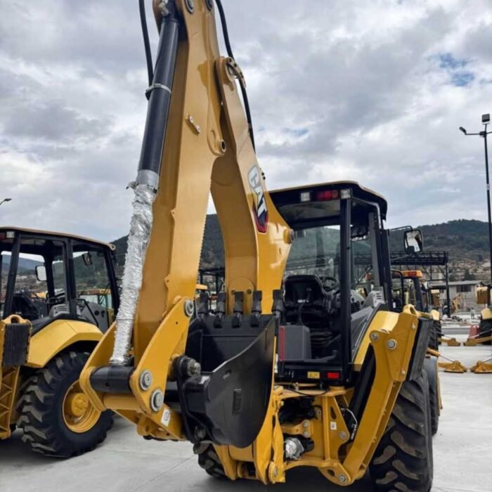 2024 CAT retroexcavadora 416 Amarilla - Image 3