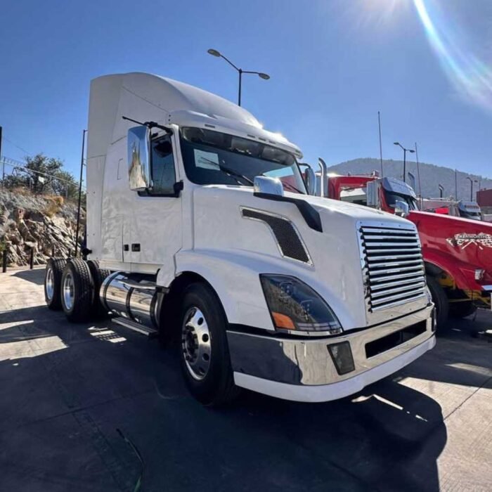 2014 Volvo VNL - Image 1