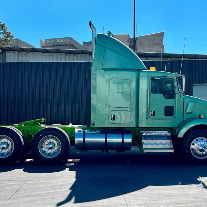 2018 Kenworth nacional con baja federal t800 - Image 4
