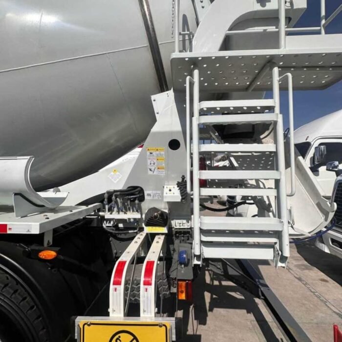 2025 SITRAK g7h 480hp mixer - Image 6