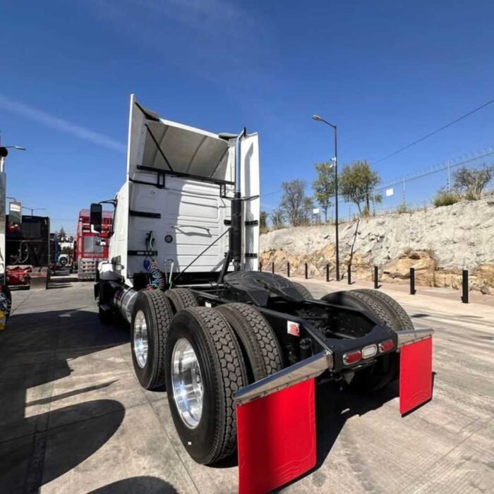 2014 Volvo VNL - Image 8