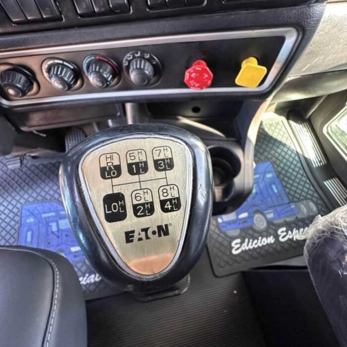 2018 Kenworth T800 - Image 9