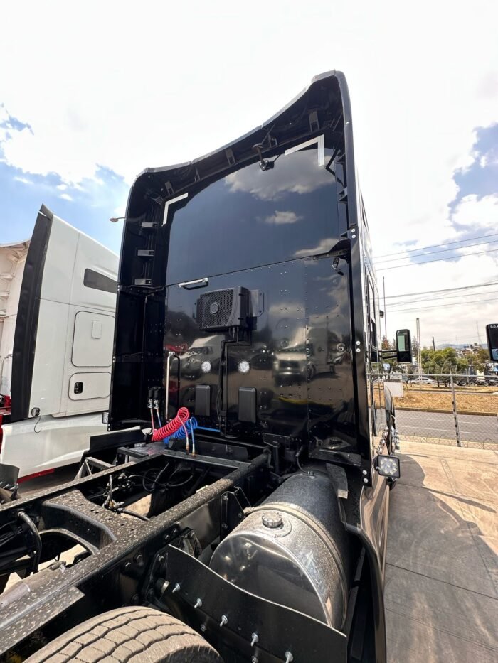 Kenworth T680 2018 - Image 2