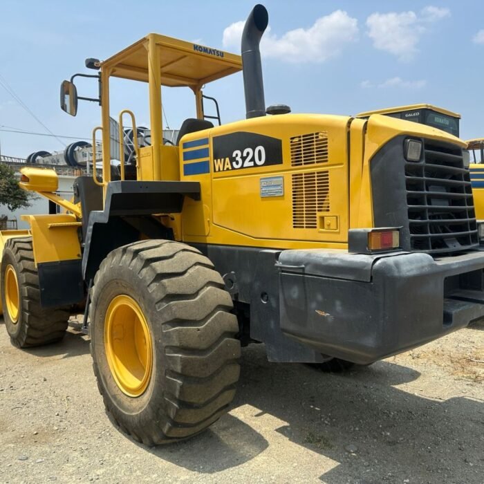 Cargador Frontal Neumático Komatsu WA320-5L - Image 3