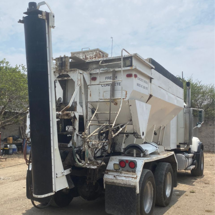 Camión Dosificador de Concreto Mack CV700 2006 Importado - Image 5