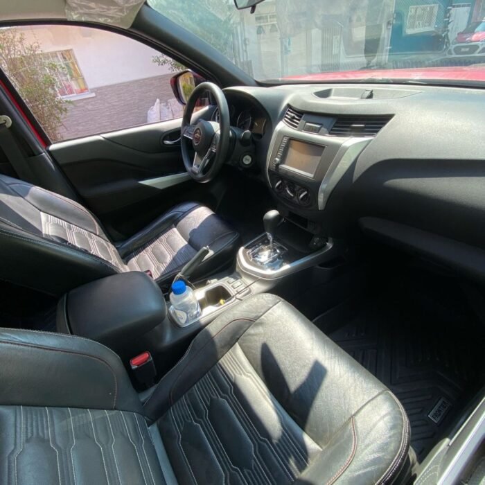 Nissan Frontier 2023 2.5 LE DC 4X2 - Image 8