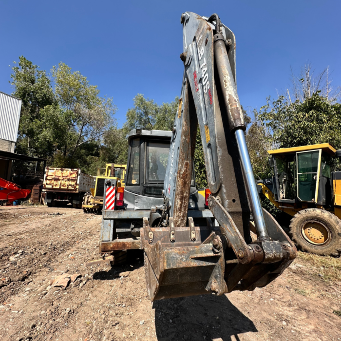 Retroexcavadora Terex TLB 740S 2015 - Image 2