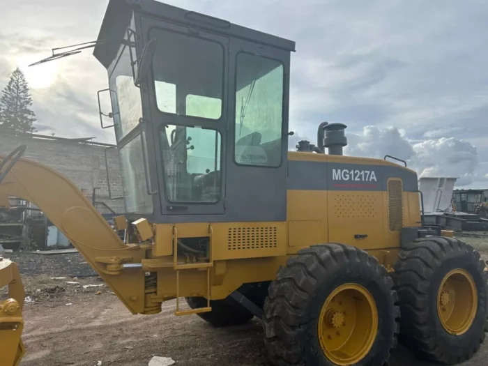 Motoniveladora Maqtec MG 1217 A 2012 - Image 8