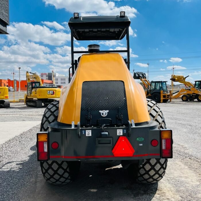 Vibrocompactador Case 1107EX 2025 - Image 4