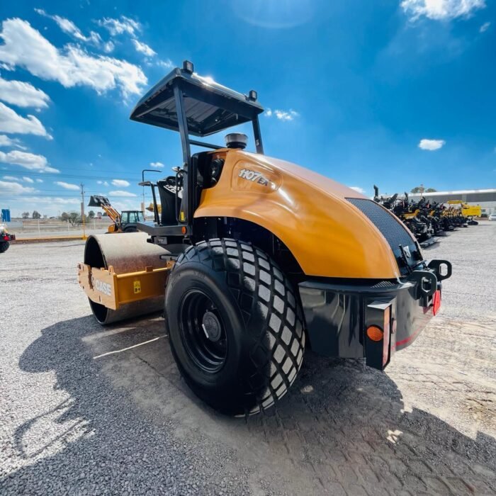Vibrocompactador Case 1107EX 2025 - Image 2