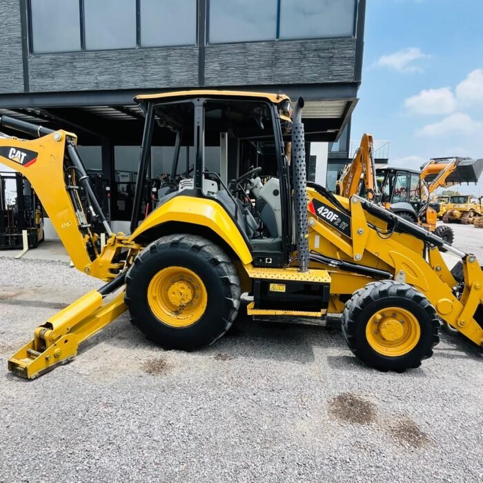 Retroexcavadora Caterpillar 420 F2 IT 2017 - Image 1