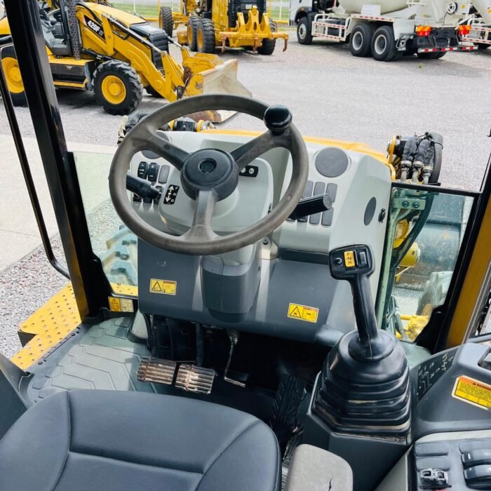 Retroexcavadora Caterpillar 420 F2 IT 2017 - Image 4