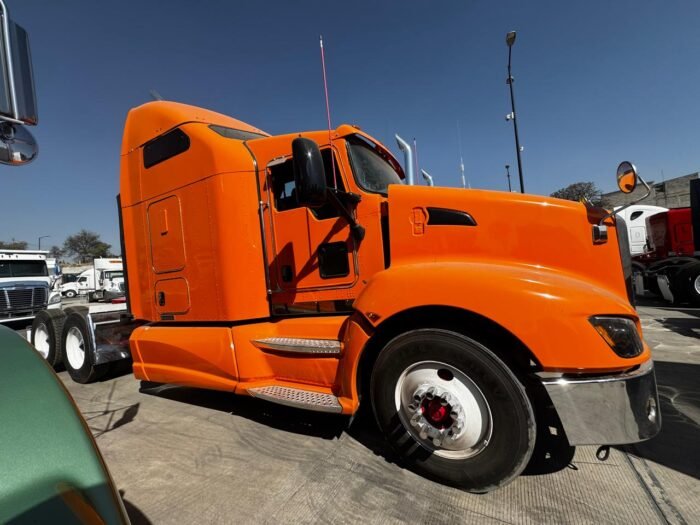 Kenworth T660 2012 - Image 1