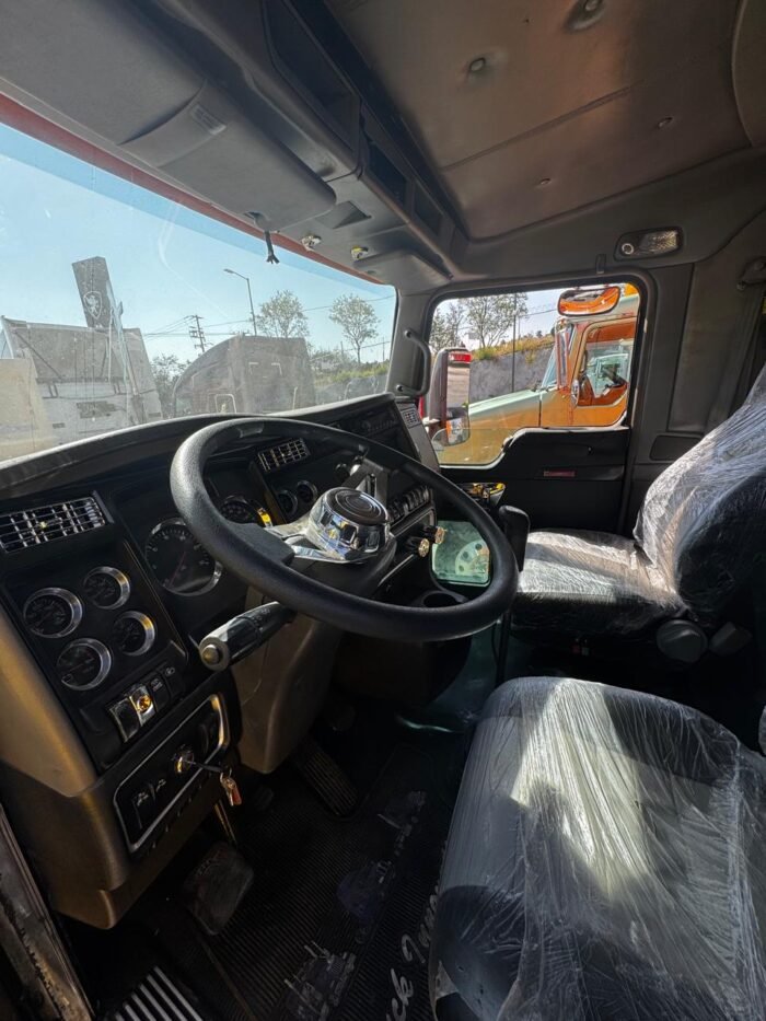 Kenworth T660 2012 - Image 6