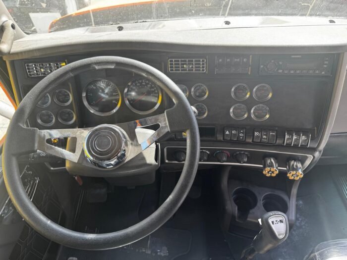 Kenworth T660 2012 - Image 2