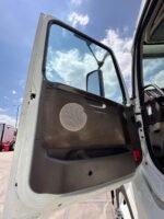 Volvo VNL 2018 - Image 16