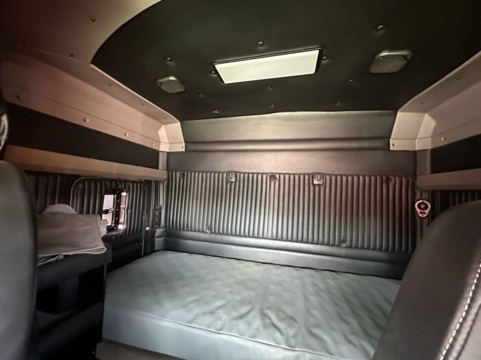 Kenworth T800 2014 - Image 21