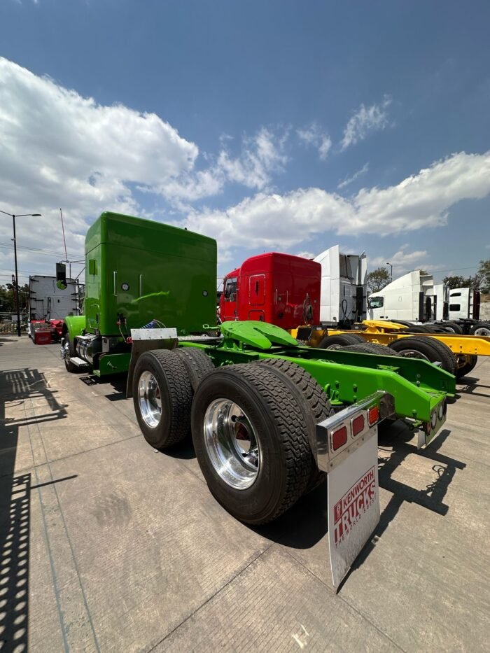 Kenworth T800 2014 - Image 23