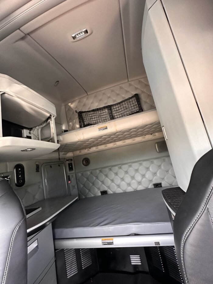 Kenworth T680 2018 - Image 22