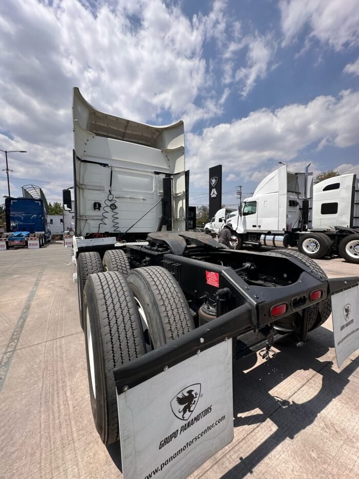 Volvo VNL 2018 - Image 21