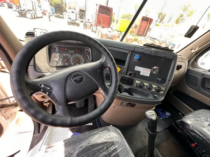 Volteo 14m3 Freightliner Cascadia 2014 - Image 3