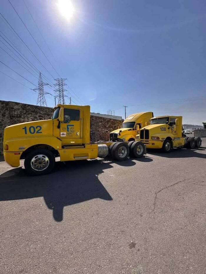 2005 Kenworth T660 Tractocamión - Image 19