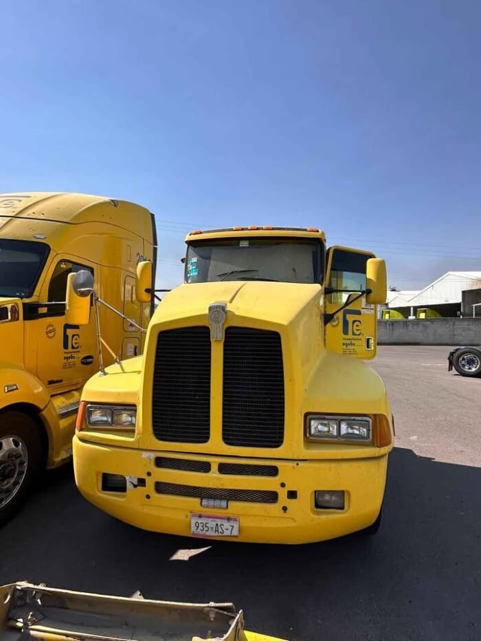 2005 Kenworth T660 Tractocamión - Image 13