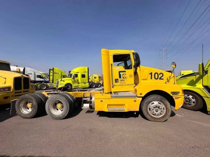 2005 Kenworth T660 Tractocamión - Image 21