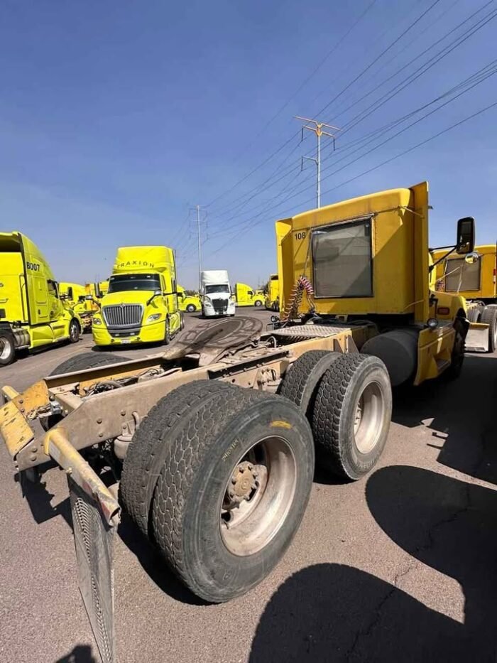 2005 Kenworth T660 Tractocamión - Image 17