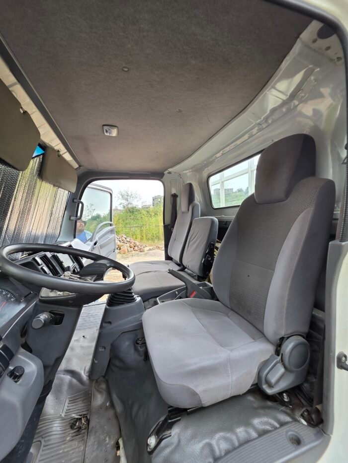 Isuzu Elf 400 2008 con Cama Plana 6 m. x 2 m. - Image 5