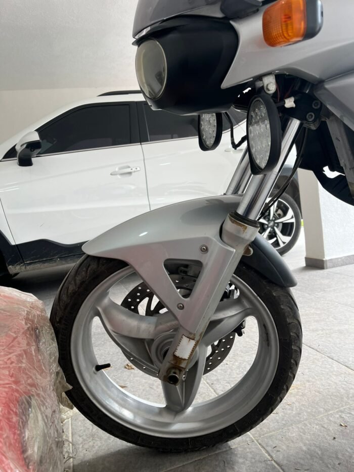 Motocicleta BMW F650 CS Scarver 2002 - Image 2
