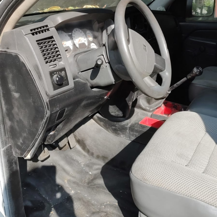 Camioneta Dodge RAM 4000 3.5t 2005 con Caja Seca - Image 6