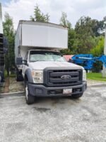 Camioneta Ford F450 año 2012 Diésel con Caja Seca