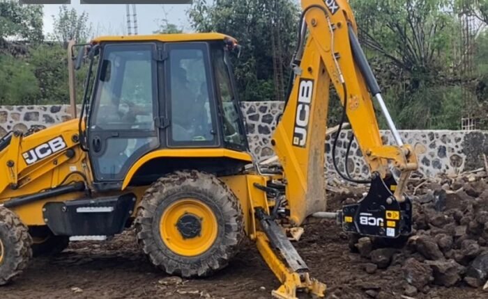 Retroexcavadora JCB 3CX año 2022 con Kit para Martillo - Image 2