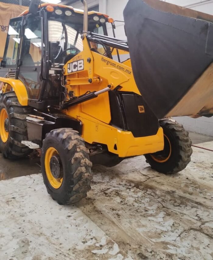 Retroexcavadora JCB 3CX año 2022 con Kit para Martillo - Image 5