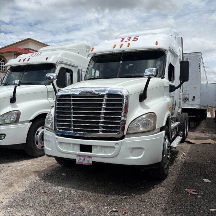 CAMIÓN FREIGHTLINER CASCADIA 2012 #135 - Image 1