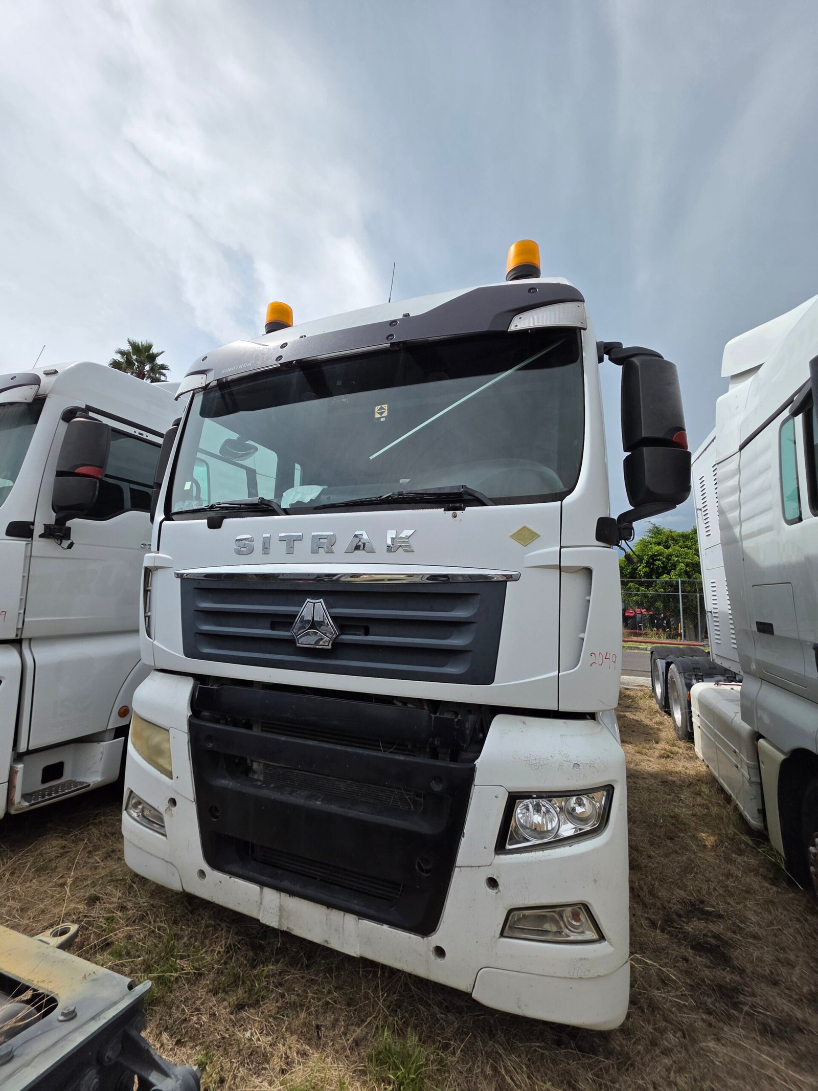20250902_150704 Tractocamión Sitrak C7H430 2020 de Gas Natural - Image 1