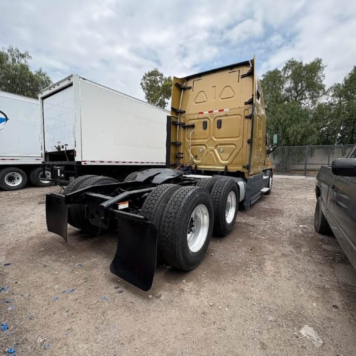 CAMIÓN FREIGHTLINER CASCADIA 2014 #307 - Image 5