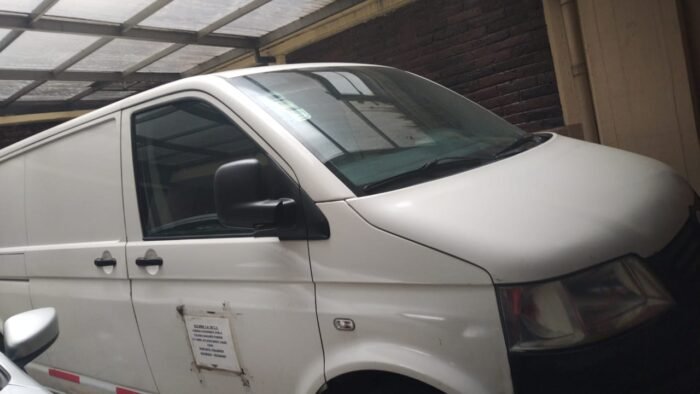 Camioneta Volkswagen Eurovan 2008 - Image 12