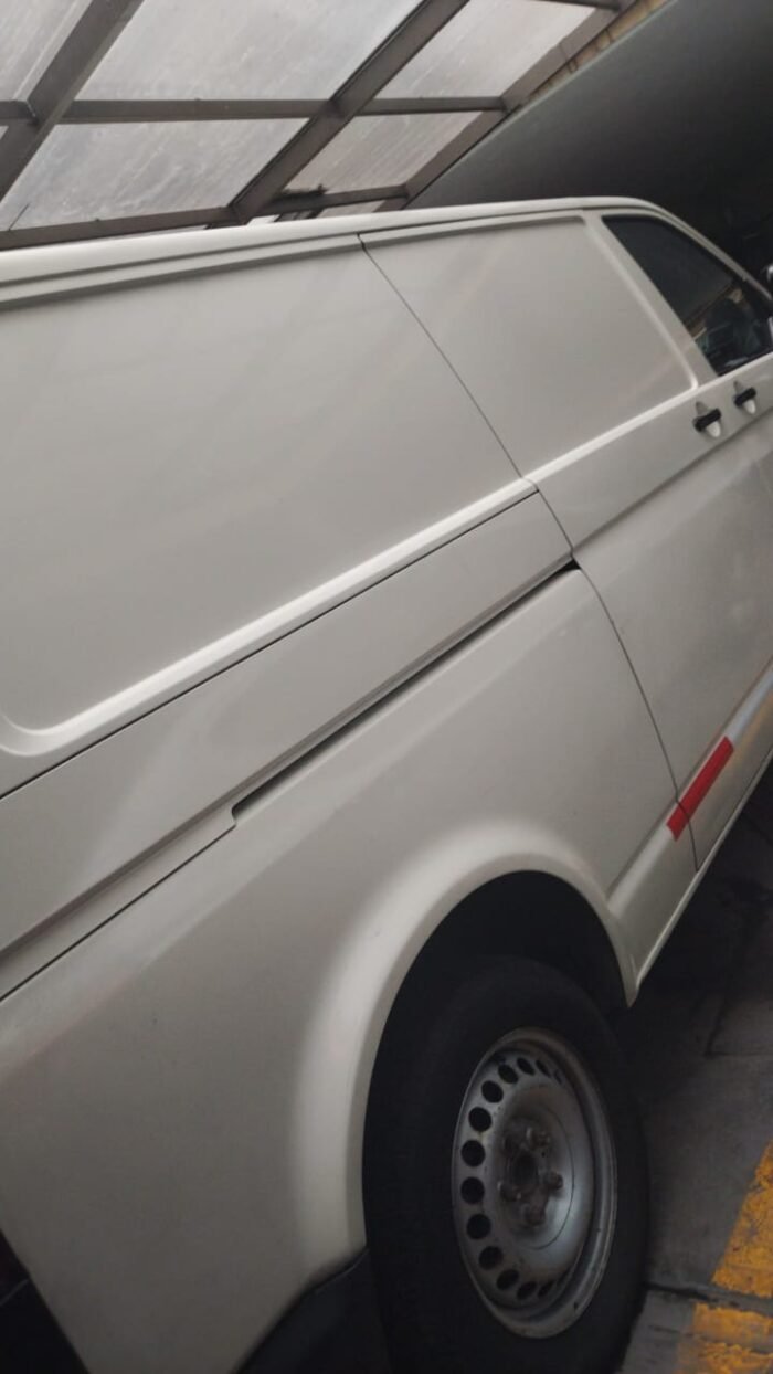 Camioneta Volkswagen Eurovan 2008 - Image 10