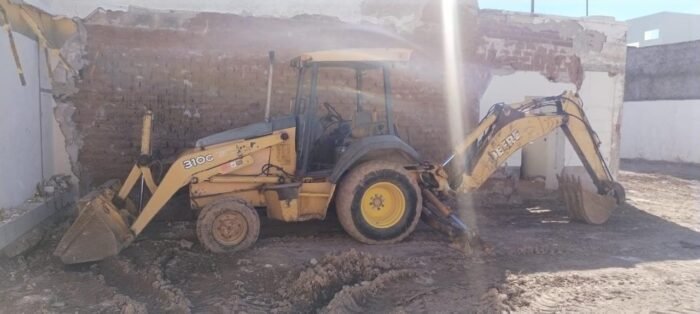 Retroexcavadora 310G 2004 (Precio en Dólar) - Image 4